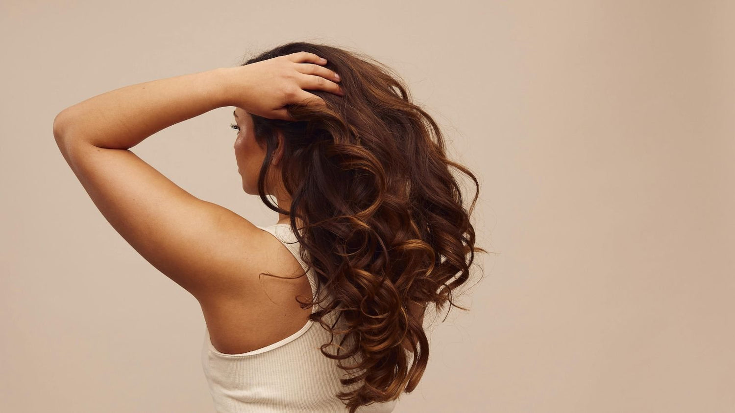 Quelle carence provoque la chute de tes cheveux ? Le guide complet