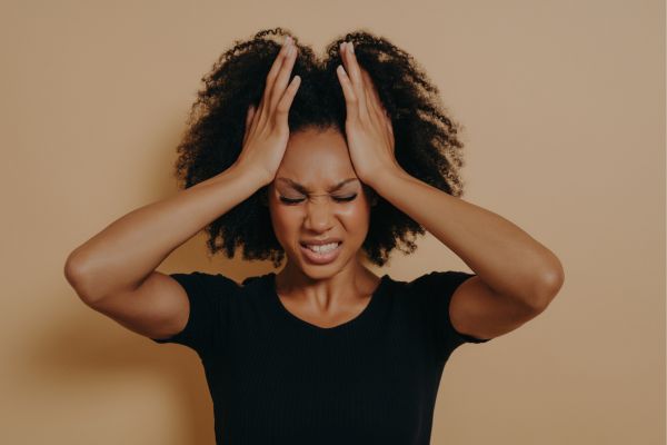 Stress et perte de cheveux : les causes et les solutions