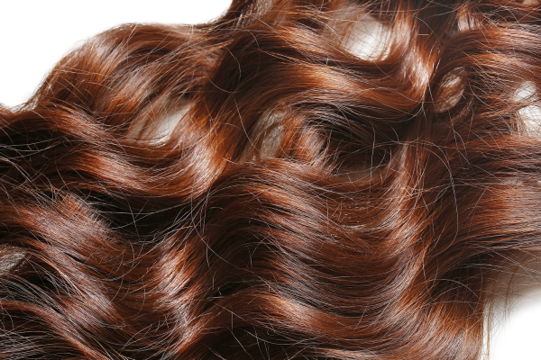 5 fausses idées sur la pousse des cheveux